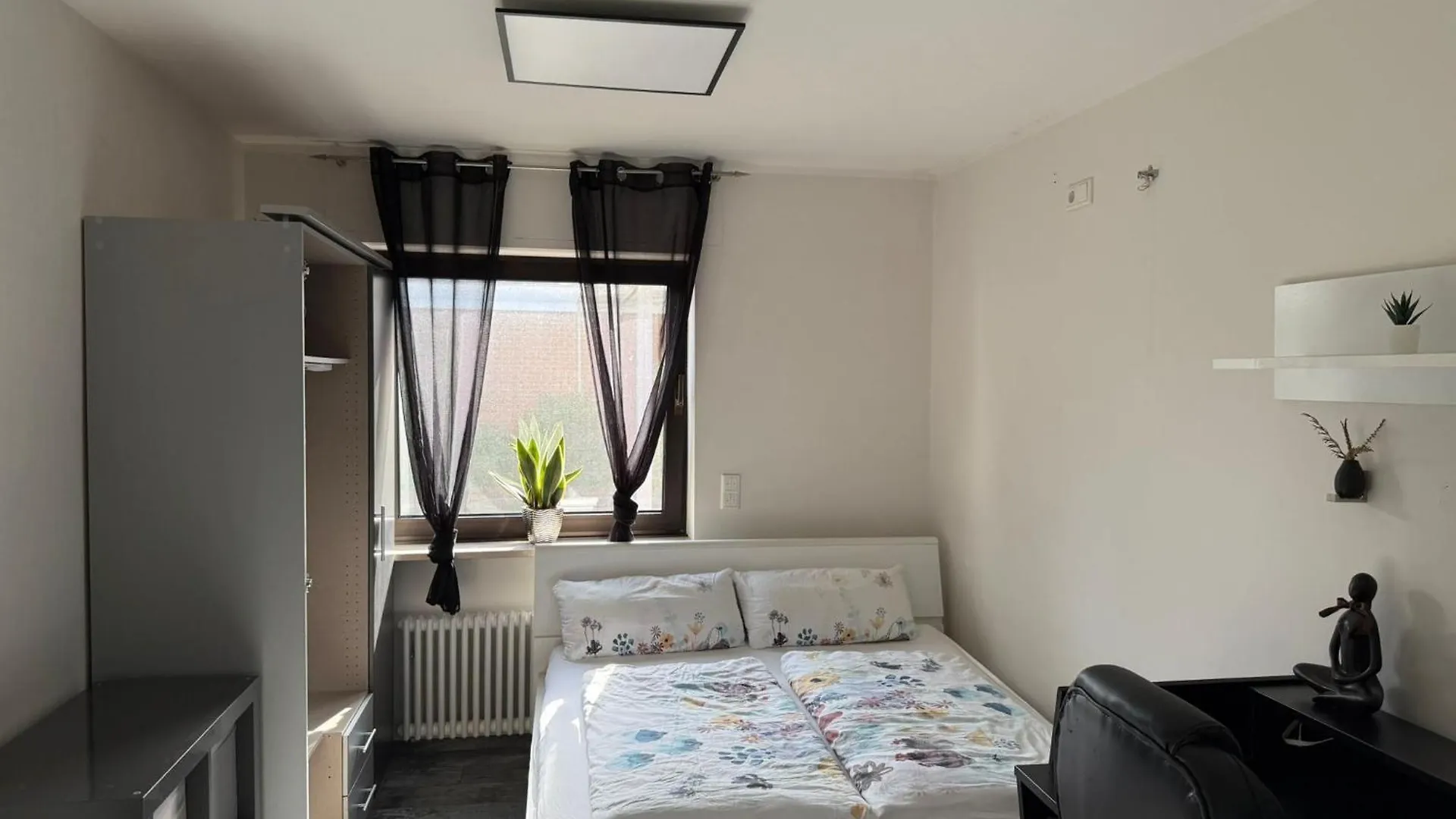 Superior Haus 120 Qm Mit Garten Düsseldorf 0*,  Německo